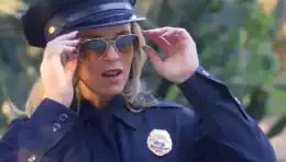 Policías Calientes con Sweet Vickie