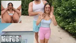 Petisa Con Calzas xxx - Violet Gems